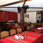 Forest Nook Apartman 4*