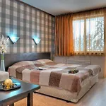 Forest Nook Daire 4*